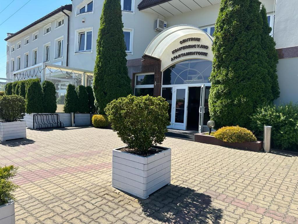 Centrum Konferencyjno-Apartamentowe Mrowka ワルシャワ エクステリア 写真