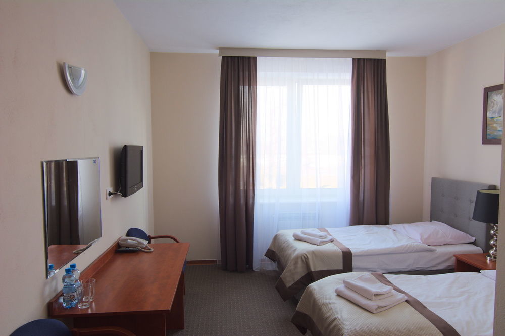 Centrum Konferencyjno-Apartamentowe Mrowka ワルシャワ エクステリア 写真